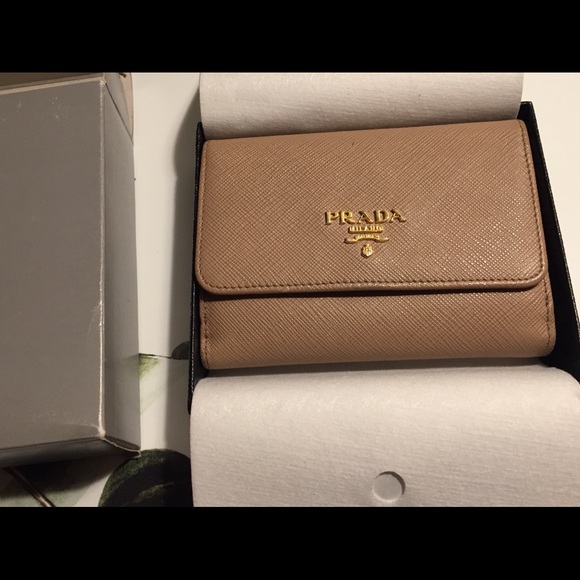 Prada saffiano beige pink white leather wallet